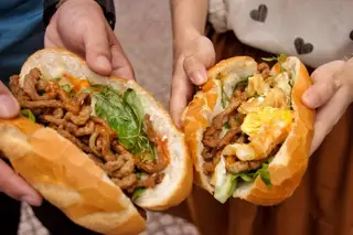 Bánh mì chả cá ốp la - 38.000 ₫ tại Bánh Mì Hà Nội Thành Dung - Trường Sơn