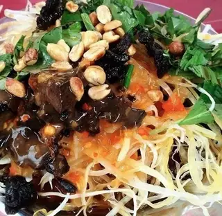 Gỏi khô bò - 30.000 ₫ tại Phá Lấu Bò Tân Định - Trần Quốc Toản