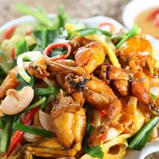 Ếch chiên nước mắm - 80.000 ₫ tại Ốc Lên Mâm - Đỗ Thị Lời