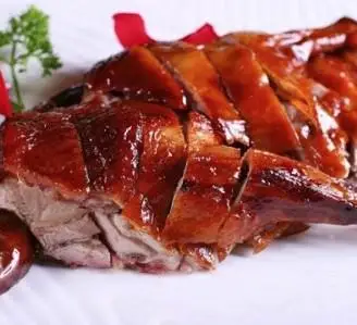 Hình ảnh Vịt Quay Da Giòn & Gà Nướng Lu - Huỳnh Tấn Phát