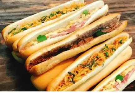 Hình ảnh Bánh Mì Que Cherry - Lê Đức Thọ