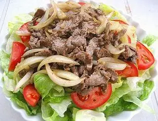 Hình ảnh Cơm bò xào củ hành tây