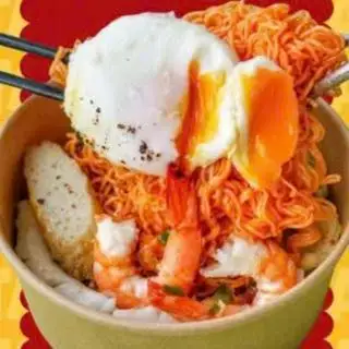 Hình ảnh Mì trộn tóp mỡ trứng - tôm - xúc xích - soup