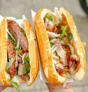 Bánh mì heo quay nem nuong xien - 35.000 ₫ tại Bánh Mì Heo Quay O Thanh - Nơ Trang Long