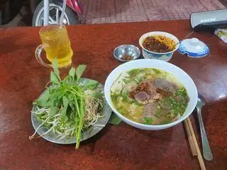 Hình ảnh Bún bò móng bò
