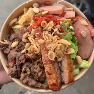Hình ảnh Bún trộn đặc biệt