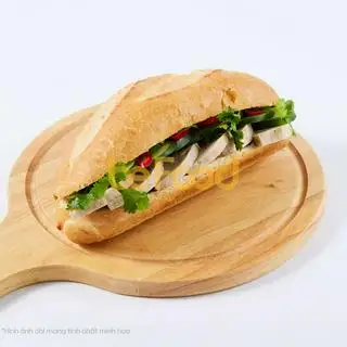 Bánh mỳ chả lụa - 20.000 ₫ tại Quán Ăn & Uống Nhà Lynh - Lạc Long Quân