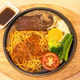 Mỳ Ý bít tết - 82.000 ₫ tại Ụm Bò Chảo - Phan Huy Thực