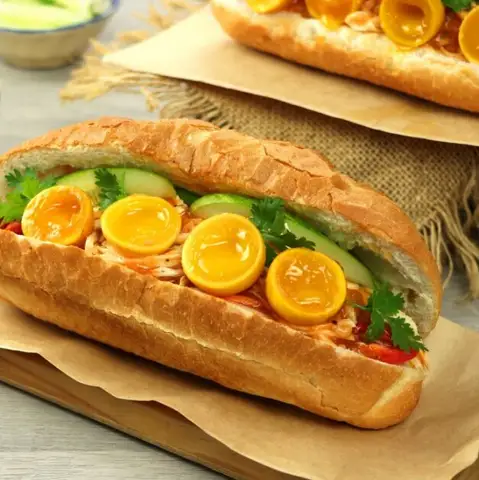 Hình ảnh Bánh Mì Gà Xé Trứng Non Duy Phúc - Hoàng Tăng Bí
