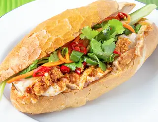 Bánh mì heo quay - 32.000 ₫ tại Bánh Mì Hà Nội - Bạch Đằng