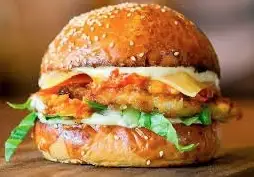 Hamburger gà  - 29.000 ₫ tại Go Bánh Mì Que, Kebabs & Matcha - Phan Văn Trị