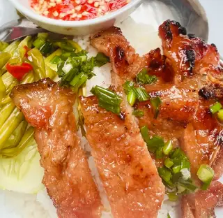 Hình ảnh Cơm tấm sườn mật ong