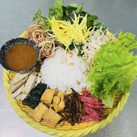 Hình ảnh Chay Diệu Nhân - Linh Đông