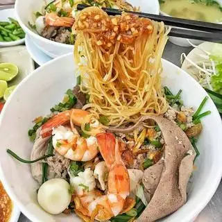 Hủ tiếu Nam Vang đặc biệt - 95.000 ₫ tại Lá Phong - Hủ Tiếu Nam Vang, Phở Bò & Cơm Sườn - Điện Biên Phủ