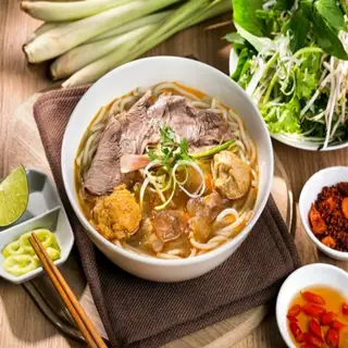 Phở tái gầu - 100.000 ₫ tại Phở 10 Lý Quốc Sư - Trần Não