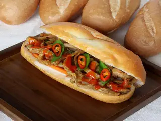 Bánh mì chả cá - 27.000 ₫ tại THE LABC - Bún Riêu Cua Đồng, Bún Xì Dầu & Phá Lấu Bò - Nguyễn Văn Công