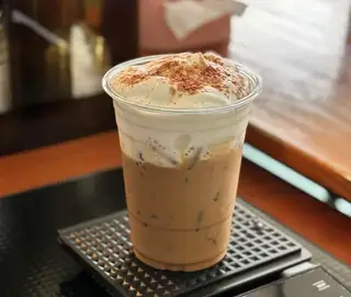 Cappuccino dừa - 35.000 ₫ tại Mì Trộn Indo, Matcha Latte & Phê Chạy - Hồ Thị Kỷ