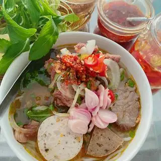 Hình ảnh Bún bò nạm bò viên