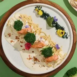 Hình ảnh Mì Ý cá hồi sốt kem