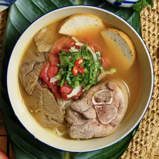 Bún bò đặc biệt - 55.000 ₫ tại Bún Bò Huế Anh Nguyên - Nguyễn Gia Trí 