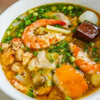 Bánh canh chả cua thập cẩm - 65.000 ₫ tại Bánh Canh Cua Mai Hương - Thoại Ngọc Hầu