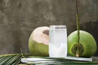 Dừa tươi - 25.000 ₫ tại Bún Việt - Lý Thái Tổ