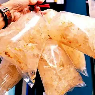 Bánh tráng MUỐI TỎI Thơm ngon (1 bịch) - 15.000 ₫ tại Bánh Tráng Trộn Cô Đào - Nguyễn Đình Chiểu
