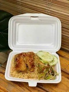 Cơm gà má đùi - 45.000 ₫ tại Cơm Gà Xối Mỡ 30k - Đồng Đen