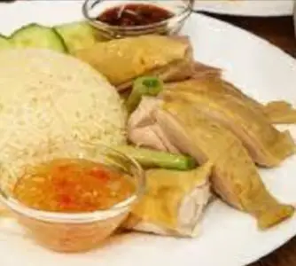 Cơm chiên gà luộc - 38.000 ₫ tại Cơm Gà Xối Mỡ Ba Ngon - Trần Bá Giao