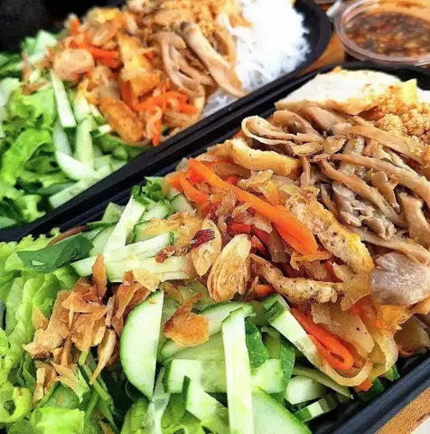 Tiệm Chay Lédo - Bánh Mỳ, Bún & Mắm Thái - Duy Tân - Món chay gần bạn