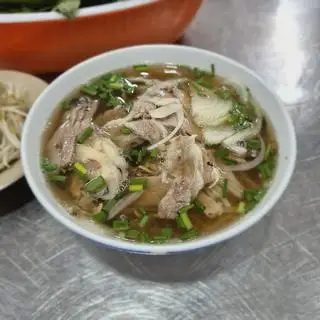 Phở nạm gầu - 80.000 ₫ tại Phở Bò Cầu Dừa - Bến Vân Đồn