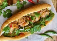 Bánh mì xíu mại - 32.000 ₫ tại Bánh Mì Lương Phan 19 - Lê Văn Lương