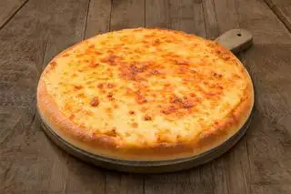 Pizza phô mai thượng hạng - 79.000 ₫ tại Minh Nghi Bakery - Cách Mạng Tháng Tám