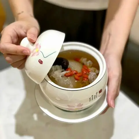 Dou Dou Dessert - Tiệm Chè Người Hoa Truyền Thống Quận 10 - Hùng Vương - Tráng miệng gần bạn