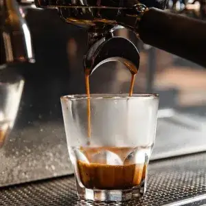 Cà phê đen nóng - 29.000 ₫ tại  WellBrew Coffee & Tea - Nguyễn Hữu Cảnh