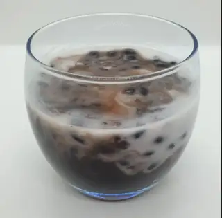 Chè đậu đen - 27.000 ₫ tại Chè Hà Trâm - Xóm Chiếu