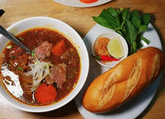 Bánh mì bò kho - 52.000 ₫ tại Bò Kho Hẻm 24 - Trương Phước Phan