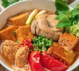 Hình ảnh Bún riêu cua giò heo - mọc
