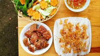 Bánh cuốn heo quay - 40.000 ₫ tại Bánh Cuốn Nóng 47 - Hòa Hưng