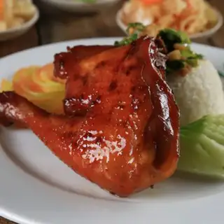 Cơm Gà đùi nướng - 113.000 ₫ tại Cơm Tấm Thuận Kiều - Tôn Thất Tùng