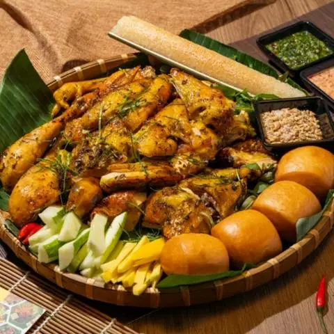 Hình ảnh Bảo Linh - Gà Nướng Cơm Lam, Bánh Bao & Vịt Quay Da Giòn - Tô Ký