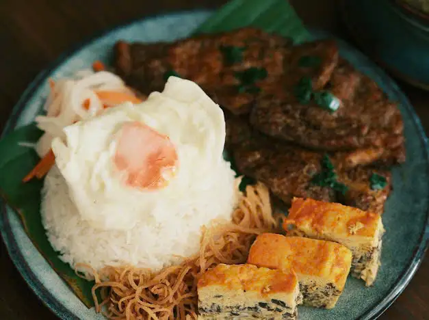 Hình ảnh Cơm tấm đặc biệt ( Sườn - Bì - Chả Trứng - Ốp la )