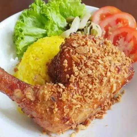 Cơm Gà Xối Mỡ, Trà Tắc & Trà Sữa Thái Hữu Khánh - Mã Lò - Cơm/Cơm tấm gần bạn