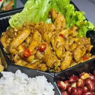 Hình ảnh Gà xào sả ớt