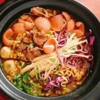 Hình ảnh Mỳ cay kimchi xúc xích cá viên
