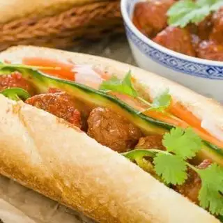 Bánh mì xíu mại - 35.000 ₫ tại Bánh Mì, Xôi Mặn & Heo Quay Chú Béo - Cách Mạng Tháng 8