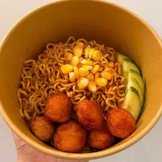 Hình ảnh Mì trộn tôm viên