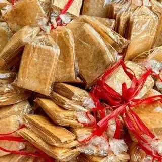 Hình ảnh Bánh tráng muối sặc lắc muối siêu cay