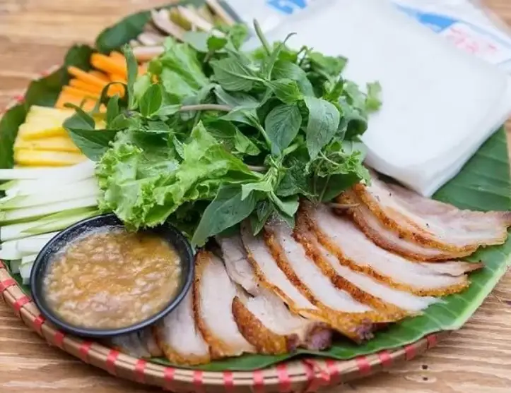 Hình ảnh Bánh tráng thịt heo quay( 6 miếng/ suất)