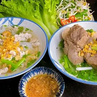 Hủ tiếu xương nước - 64.000 ₫ tại Hủ Tiếu Mì Hoành Thánh Phong Ký - Nguyễn Hữu Thọ